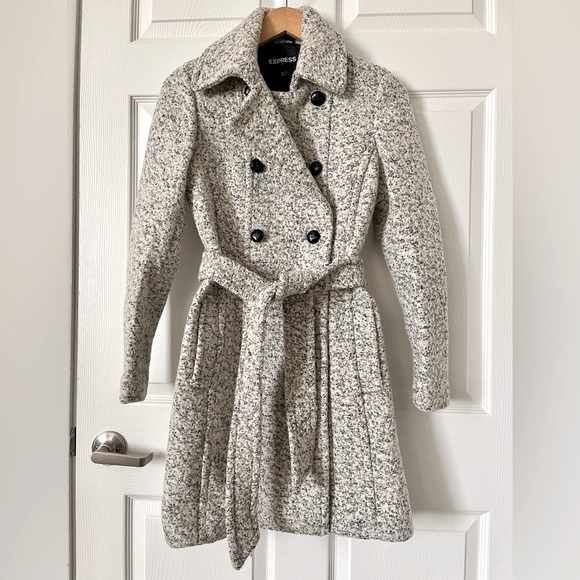 🔥LIMITED TIME ONLY🔥 EXPRESS Women Belted Coat. Size XS. Gray color. - Picture 1 of 6